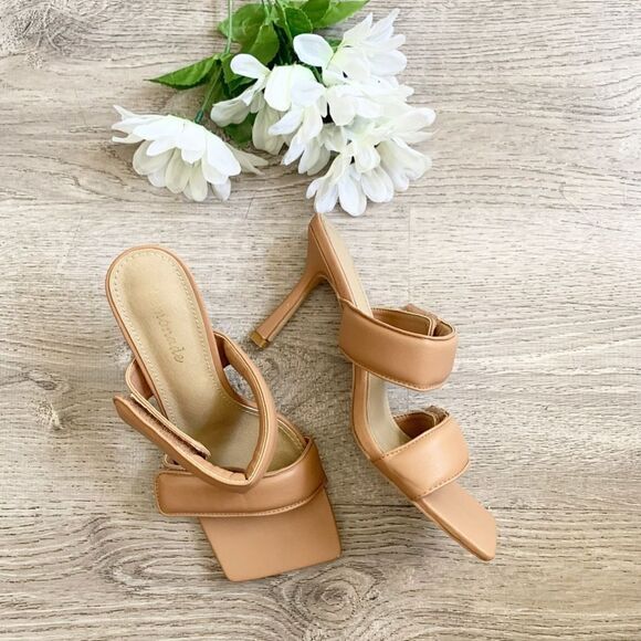 TAN HEEL MULES - Picture 2 of 7